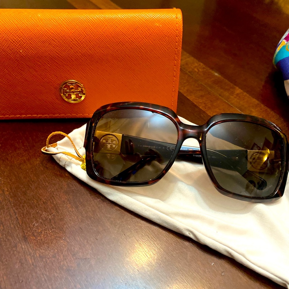 Tory Burch sunglasses with sleeve and case